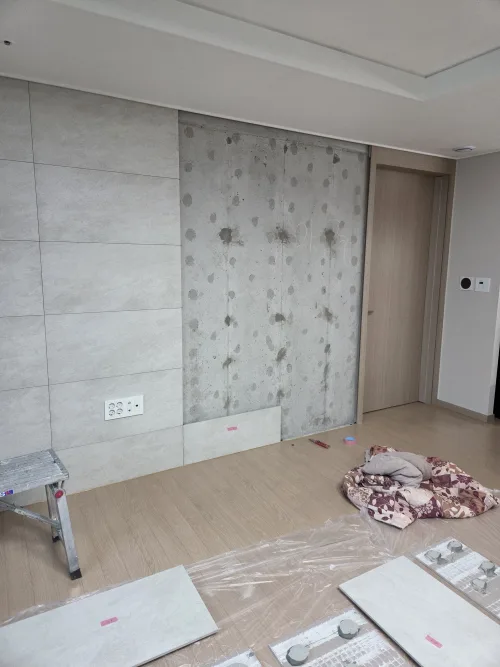 목동 거실 아트월 골드줄눈 마감 시공 수리 전 현장